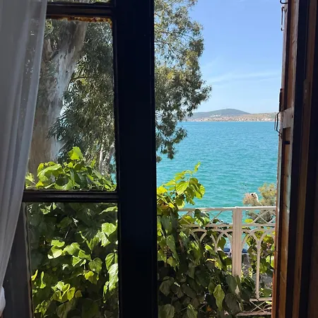 Private 2br In Historic Seafront Mansion W Balcony & Cunda View